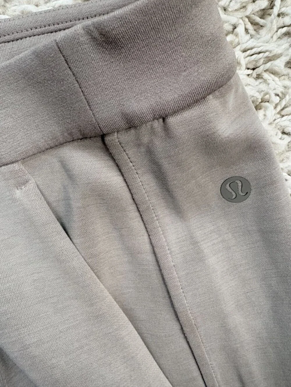 Lululemon Athletica Softstreme Classic-Fit High-Rise Jogger M Soft Ash Gray